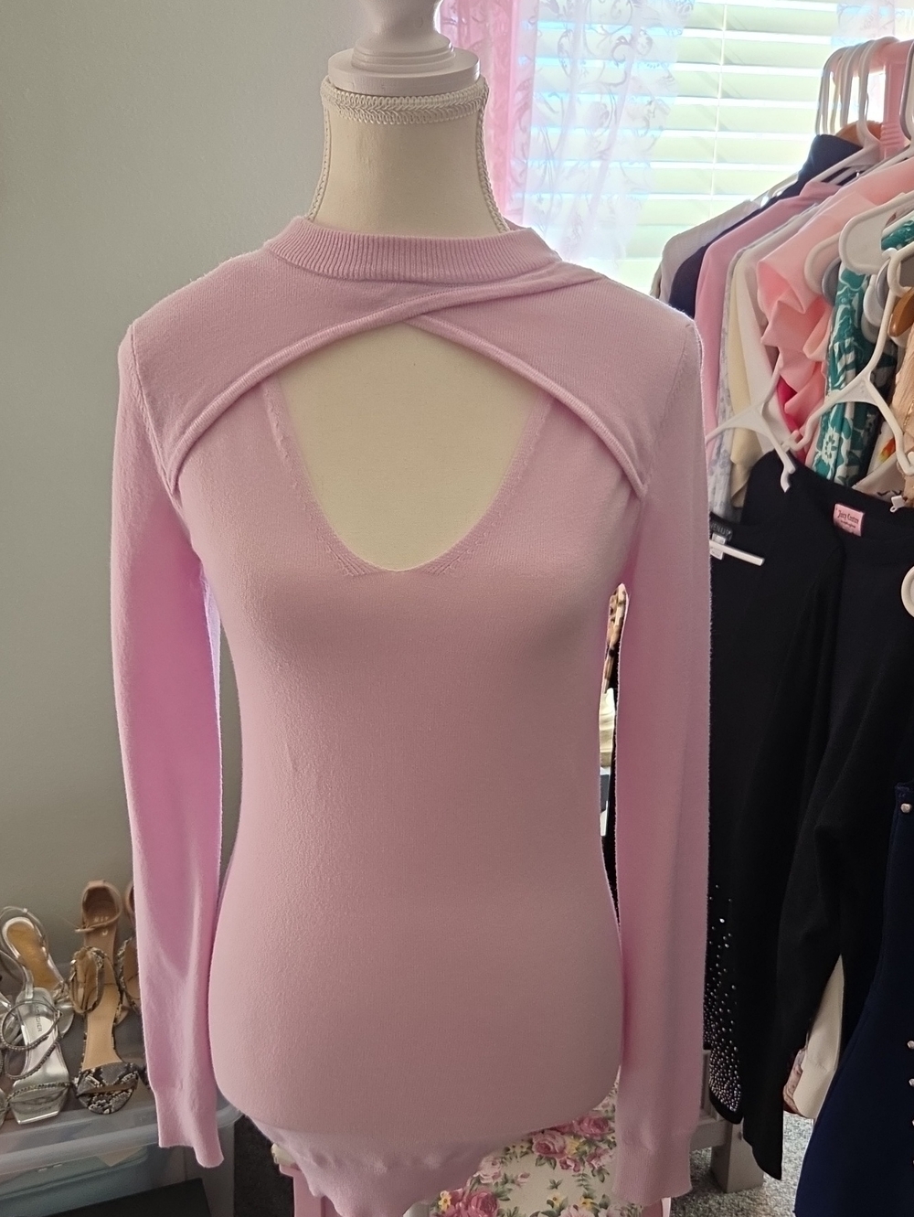 VENUS Pink/ Lavender V-Neck Cutout Long-Sleeve Knit Top/ Sweater NWOT